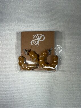 Plunder Twisted Hoop Stud Earrings - Mustard